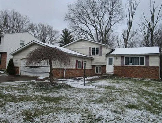 8888 Penfield Way photo 1