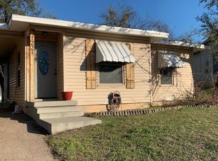1221 S Brazos St, Weatherford, TX 76086
