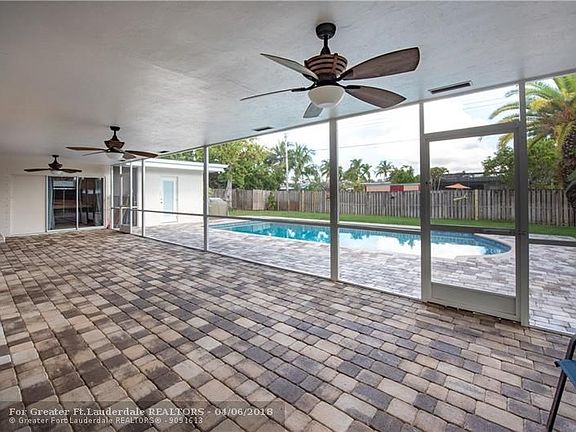 Large Screened Patio