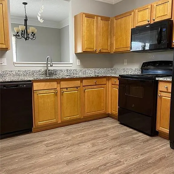 413 Windstone Trl — Photo 22