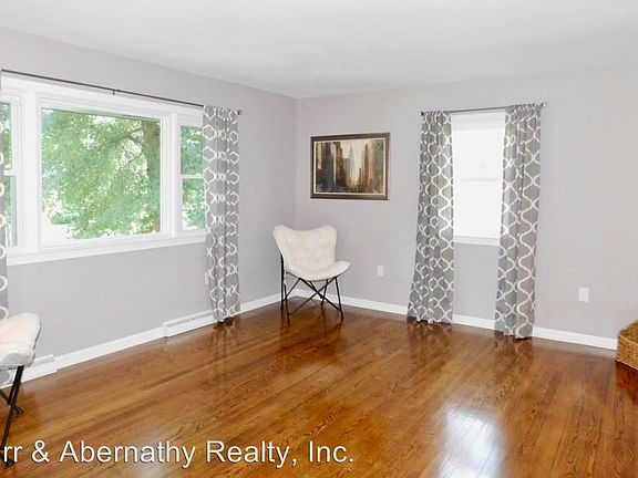3rd image of 1005 Smithfield Ave