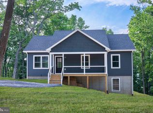 1960 High Top Rd, Linden, VA 22642