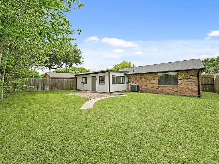 6711 Pickett Dr — Photo 30