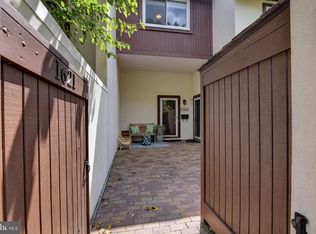 1621 Inlet Ct, Reston, VA 20190