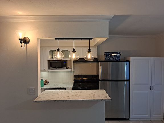 2nd image of 1100 NE 9th Ave APT 103