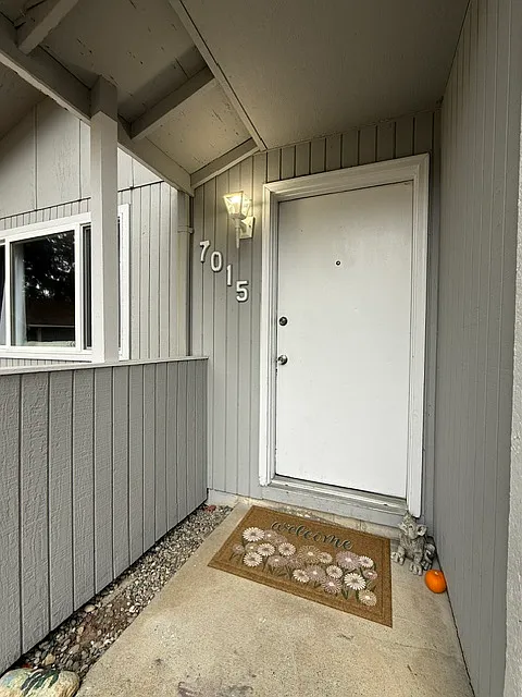 7015 East Van Buren Street - 1 — Photo 2
