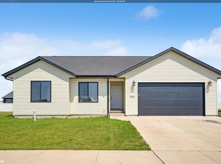 1006 S 11th Ave, Washington, IA 52353