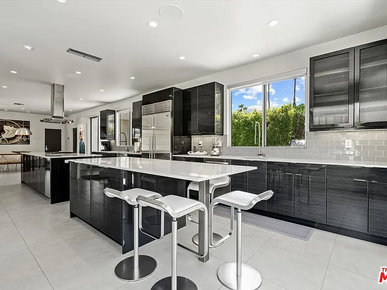 1175 Los Robles Dr — Photo 18