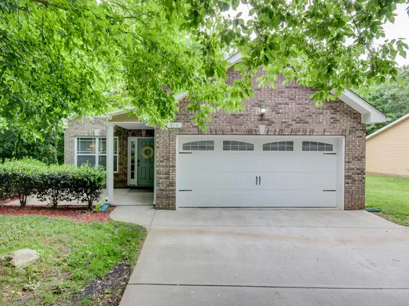 816 Dunbar Cave Rd, Clarksville, TN 37043