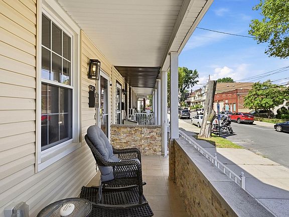 5th image of 10 W 36th St