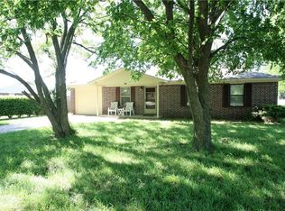101 E Canary Dr, Farmington, AR 72730