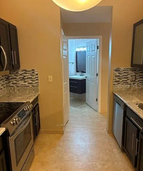 18157 Paradise Point Dr — Photo 11