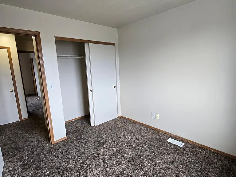 380 Dean Ave #B — Photo 9