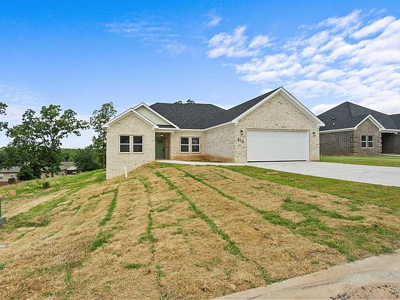 3rd image of 513 Madeleine Cir