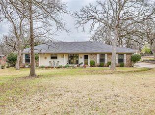 148 Towering Oaks Ct, Burleson, TX 76028