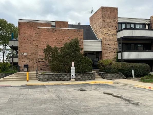 1810 Hemlock Pl APT 107, Schaumburg, IL 60173
