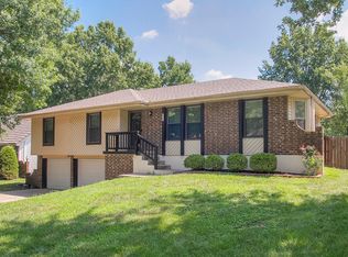 1320 SW 22nd St, Blue Springs, MO 64015