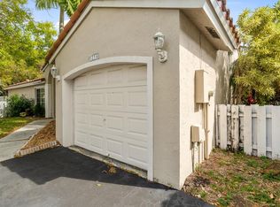 1216 NW 125th Ter, Sunrise, FL 33323