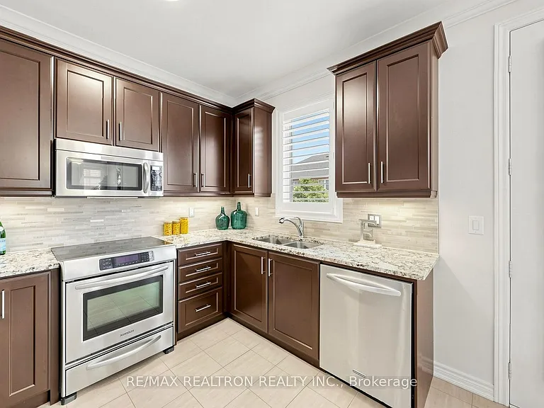 7 Military Ct — Photo 17