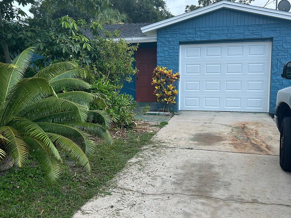 1st image of 826 41st Ave N