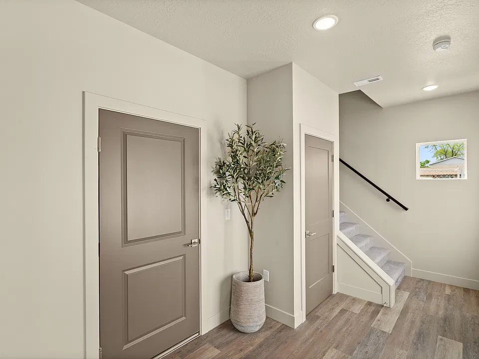 Alden Townes - 160 E/ Ramanee St - JOM - 2