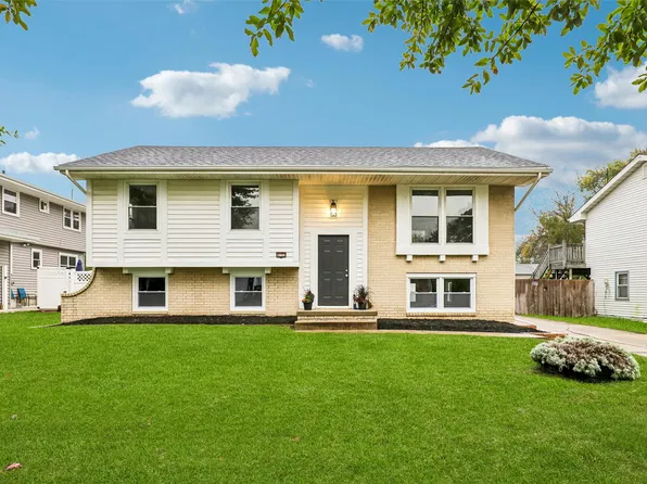 4133 E 23rd St, Des Moines, IA 50317