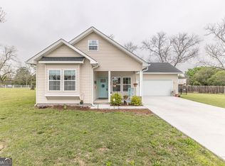 138 Village Cir, Cochran, GA 31014