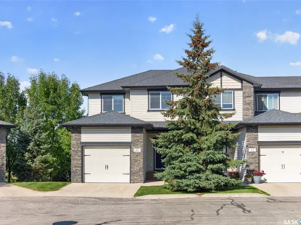215 Hampton Green #16, Saskatoon, SK S7R 0G7