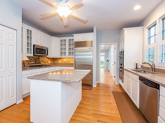 3rd image of 130 S Danbury Ct