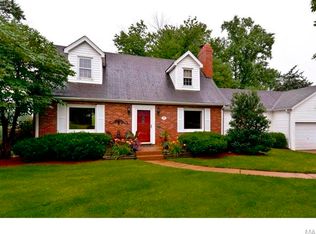 35 Oleander Dr, Saint Louis, MO 63128