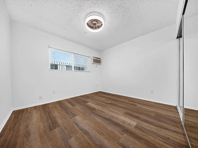 5650 Fair Ave — Photo 28