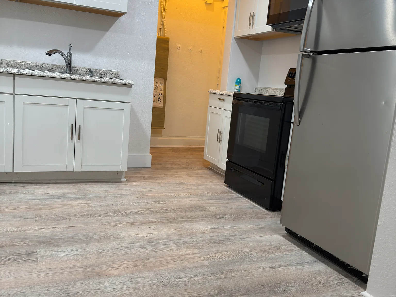 2 bed, 850 sqft, $2,110 — Photo 2
