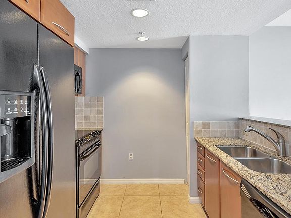 5th image of 511 Lucerne Ave APT 311