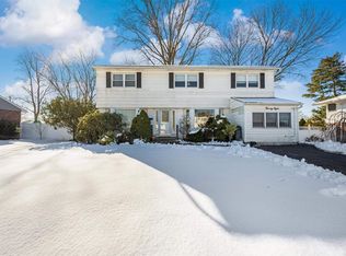 28 Walter Ct, Commack, NY 11725