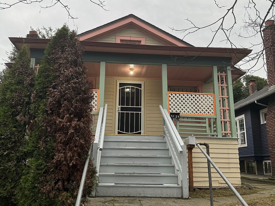 1st image of 4729 Roosevelt Way NE #5