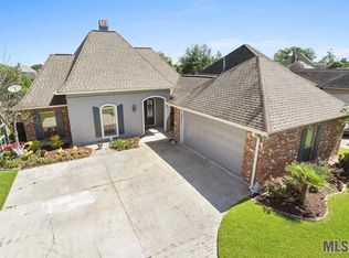 9371 Country Lake Dr, Baton Rouge, LA 70817
