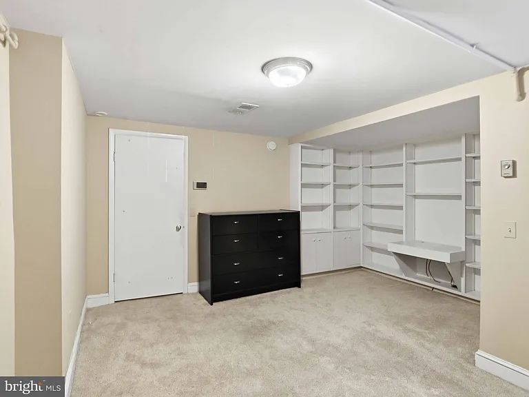 1435 Bolton St — Photo 14