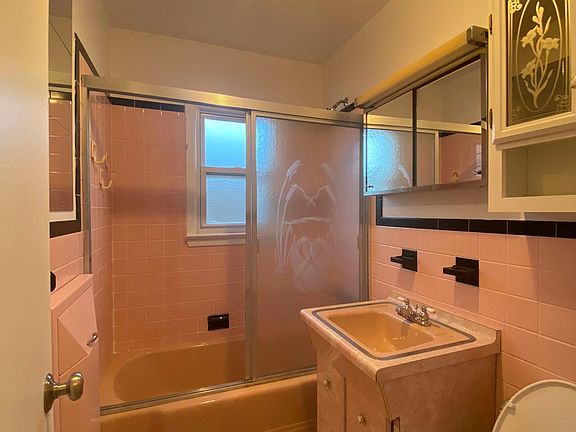 3rd image of 7738 Little Neck Pkwy Floor 2