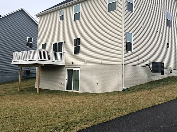 3rd image of 322 Ingalls Dr