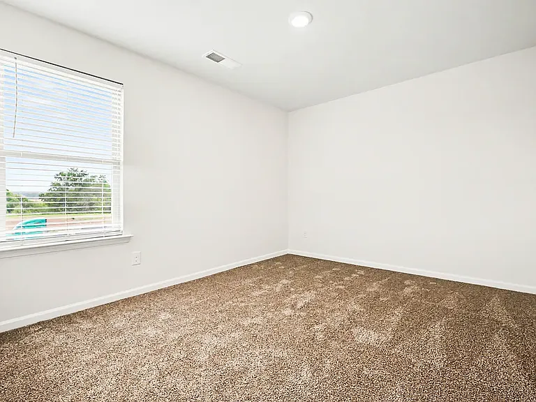 1007 Maylen Trce — Photo 26