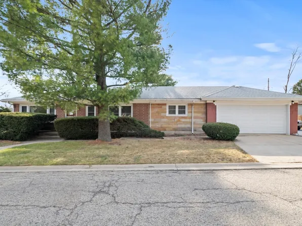 1426 Sunset Dr, Round Lake Beach, IL 60073