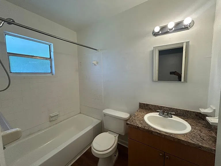 1110 N Brunnell Pkwy — Photo 8