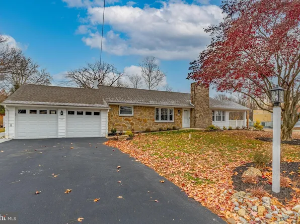 125 Whiteland Ave, Downingtown, PA 19335