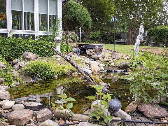 5th image of 100 McIntosh Dr