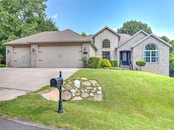 3 Rhonda Ln, Bella Vista, AR 72715