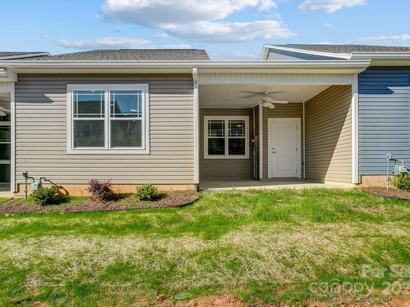 1523 28th Street Pl SE, Hickory, NC 28602