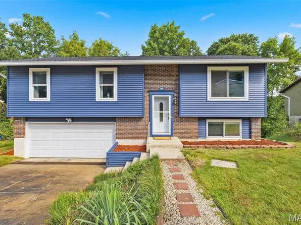 809 Ron Dr, Fenton, MO 63026