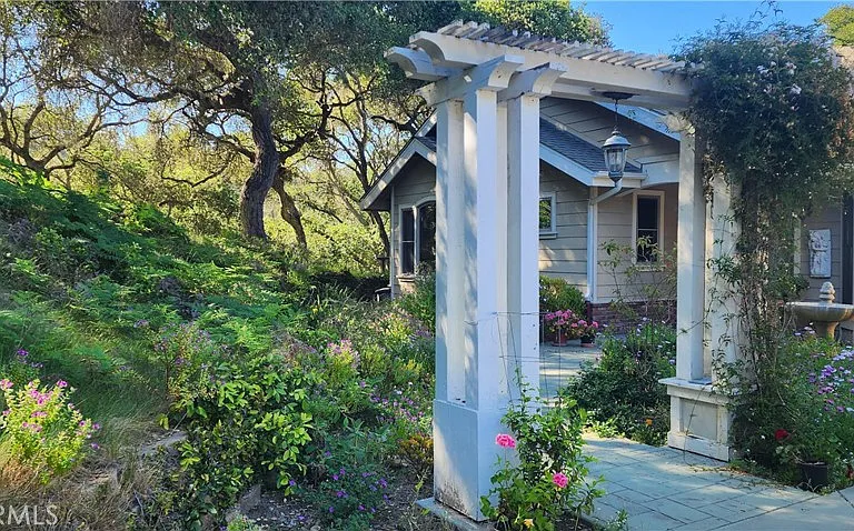 1961 Vineyard View Ln — Photo 14