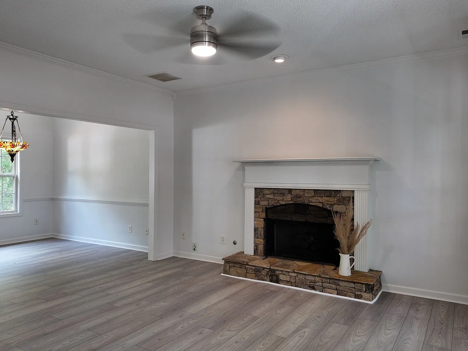 4 bed, 2.5 bath, 1884 sqft, $3,500 — Photo 2