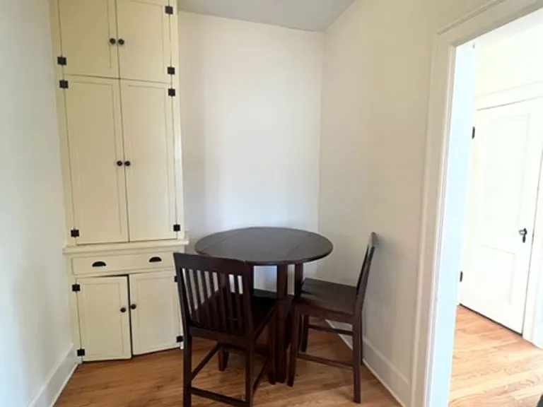 300 S Barker Ave — Photo 3